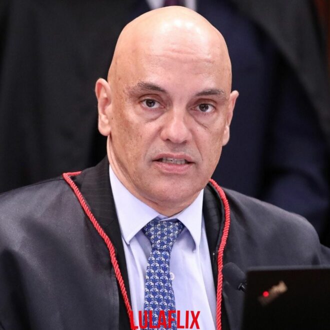 Jornal tenta utilizar argumento de Bolsonaro para criticar Alexandre de Moraes